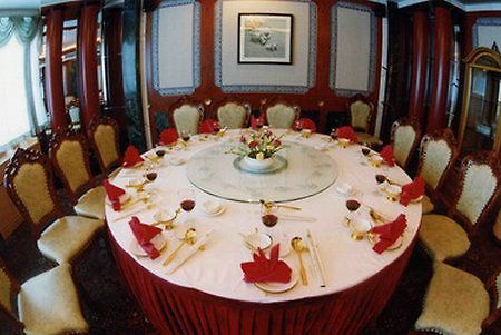 Stone Forest International Hotel Qujing Restoran gambar